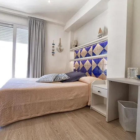 Lo Scoglio Della Formica 住宿加早餐酒店 4*