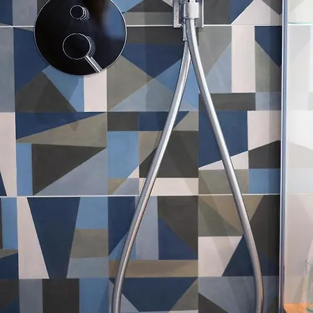 Lo Scoglio Della Formica 住宿加早餐酒店 4*