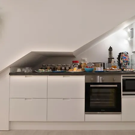 Lo Scoglio Della Formica 住宿加早餐酒店 4*