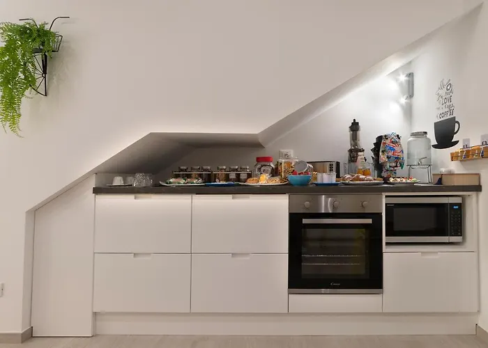 Lo Scoglio Della Formica Alojamento de Acomodação e Pequeno-almoço 4*